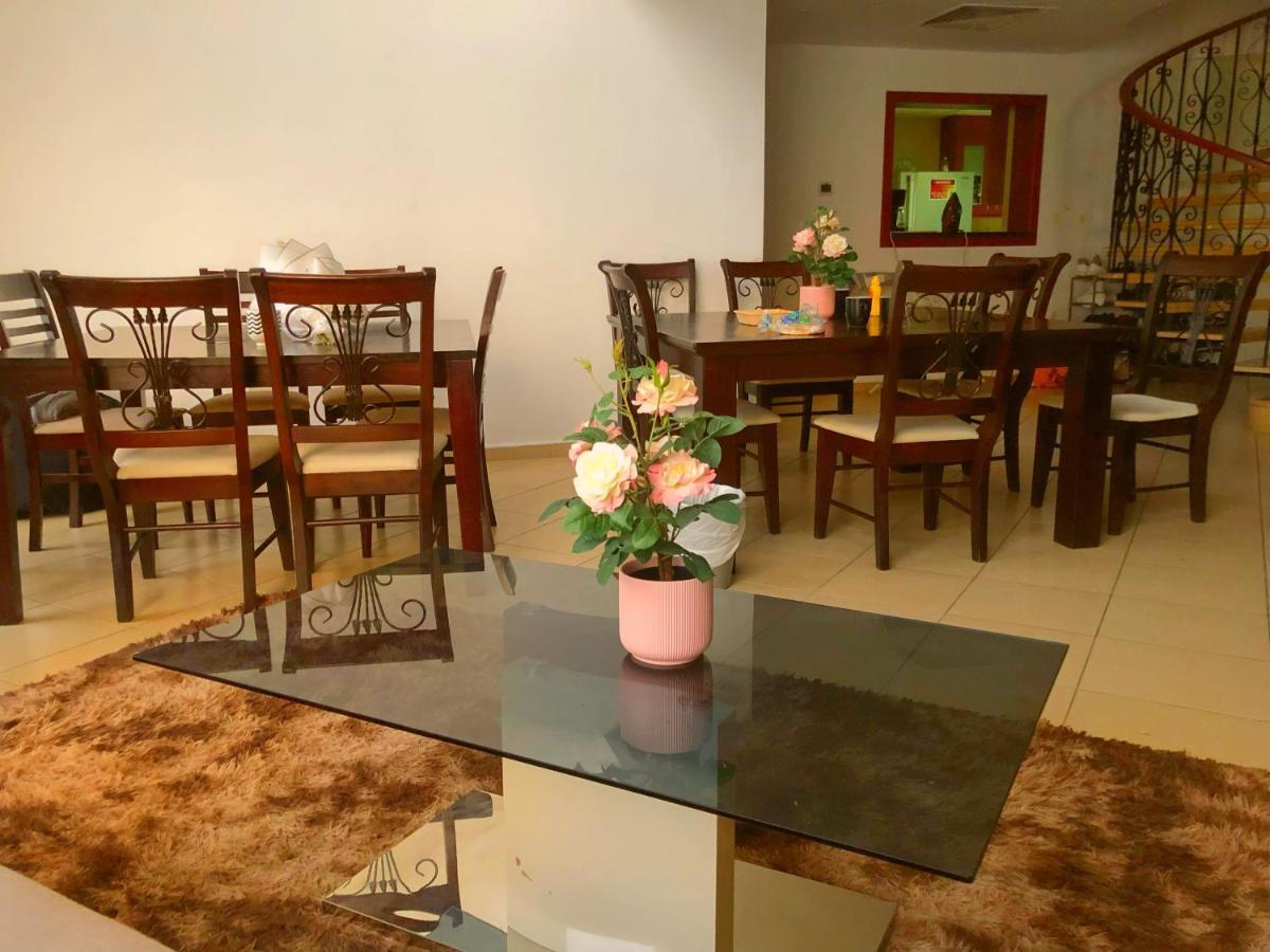 Dubai Eye Hostel Екстериор снимка