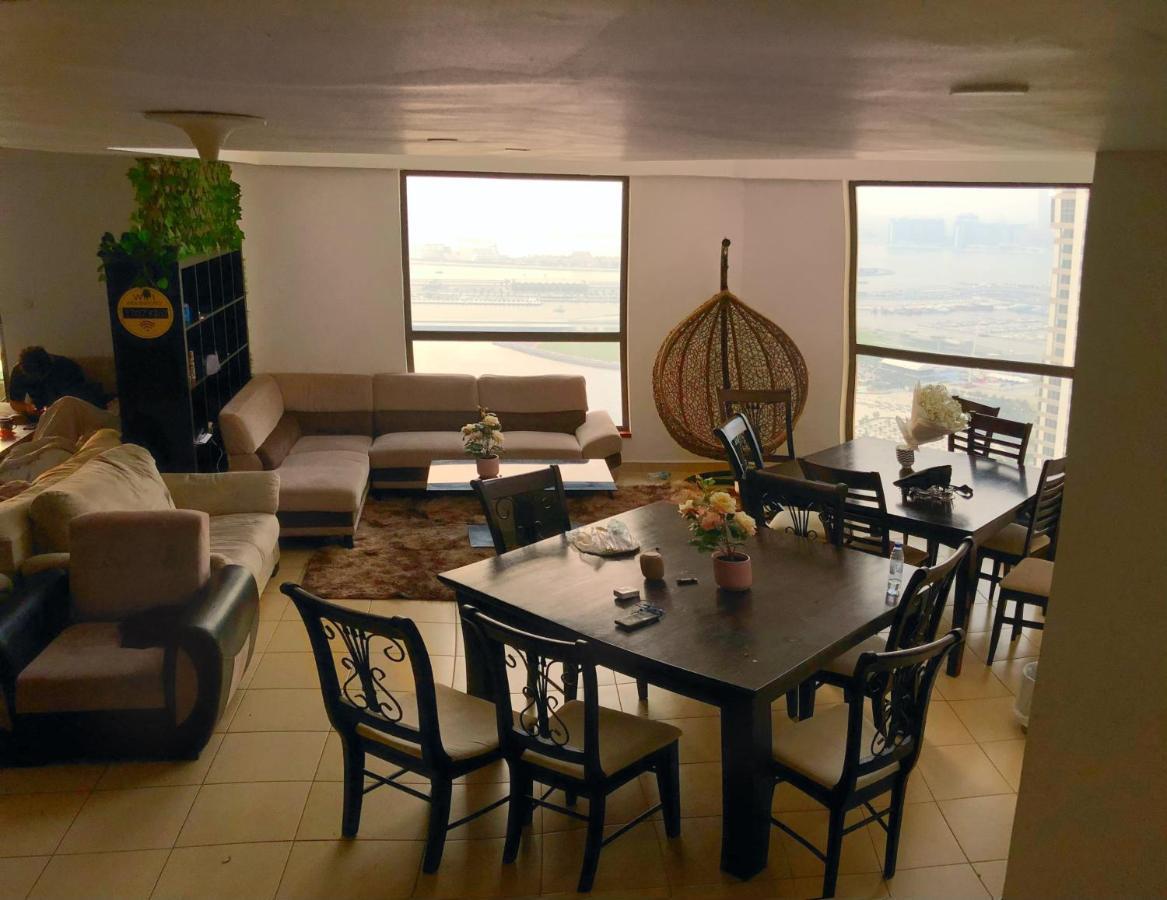 Dubai Eye Hostel Екстериор снимка